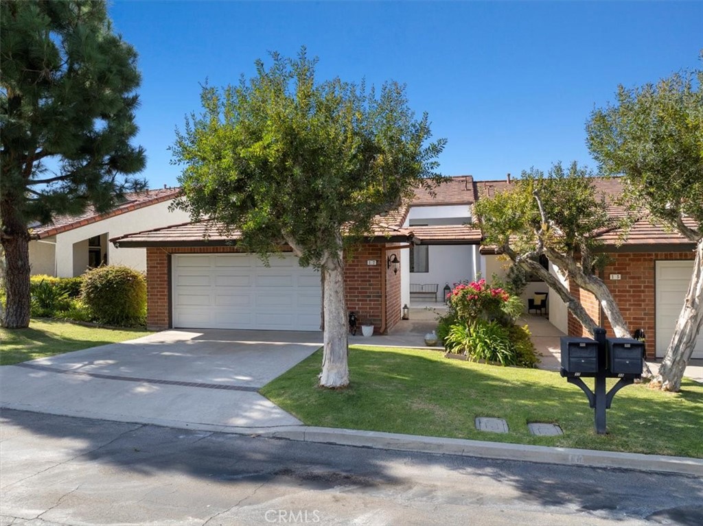 17 Ocean Crest Court
