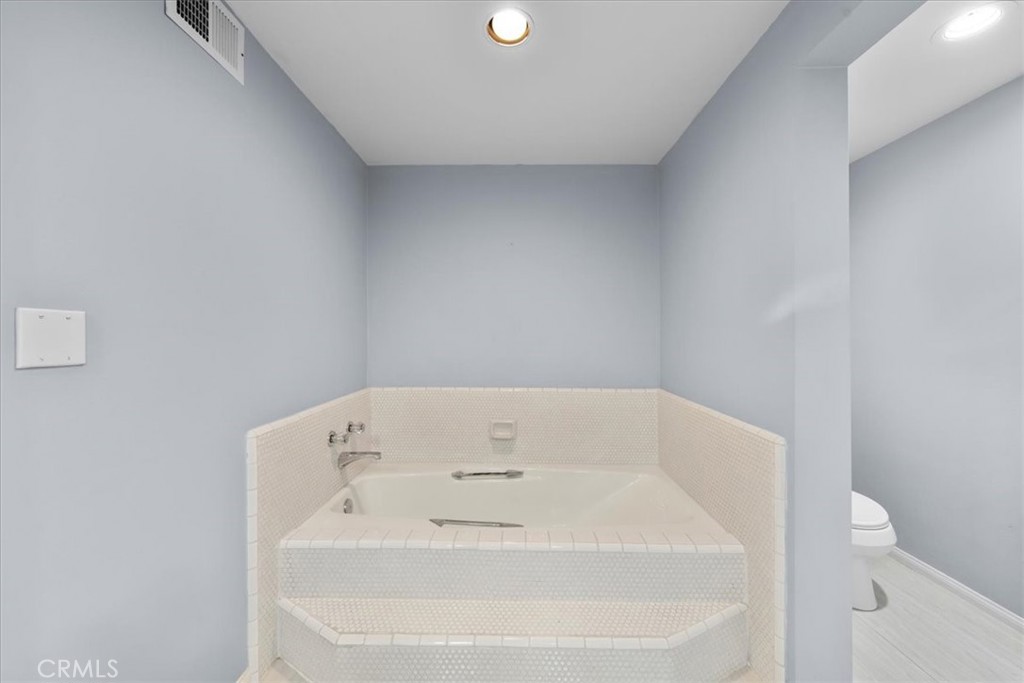 17 Ocean Crest Court
