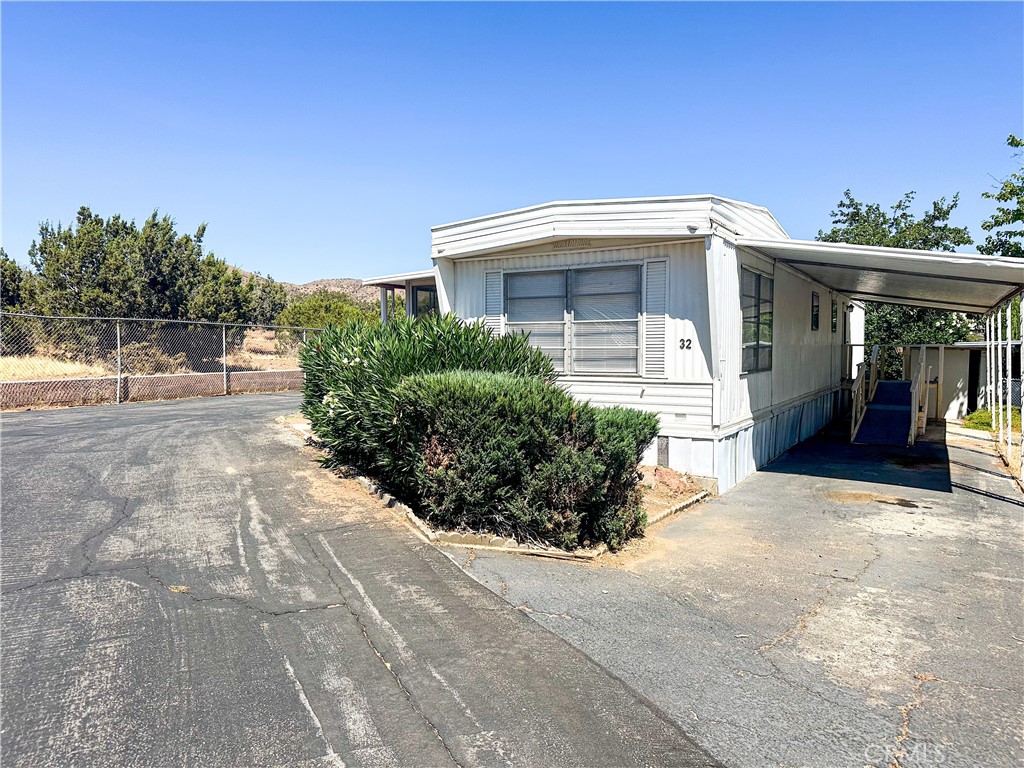2451 Soledad Canyon Road 32