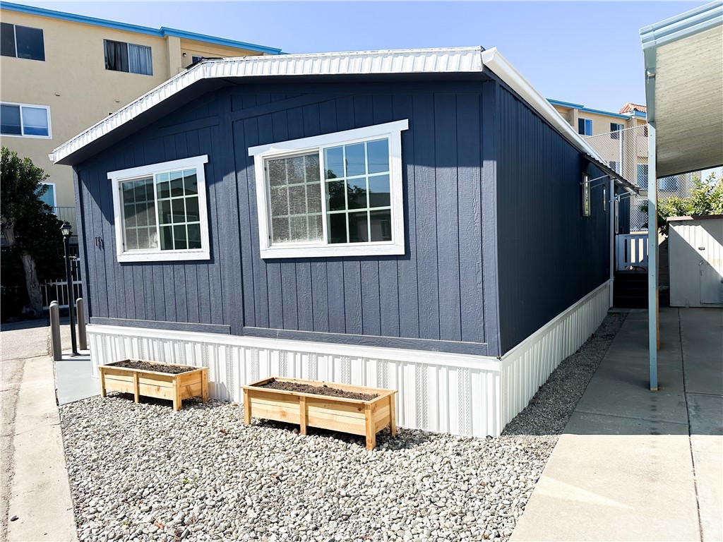 2436 Lomita Boulevard 11