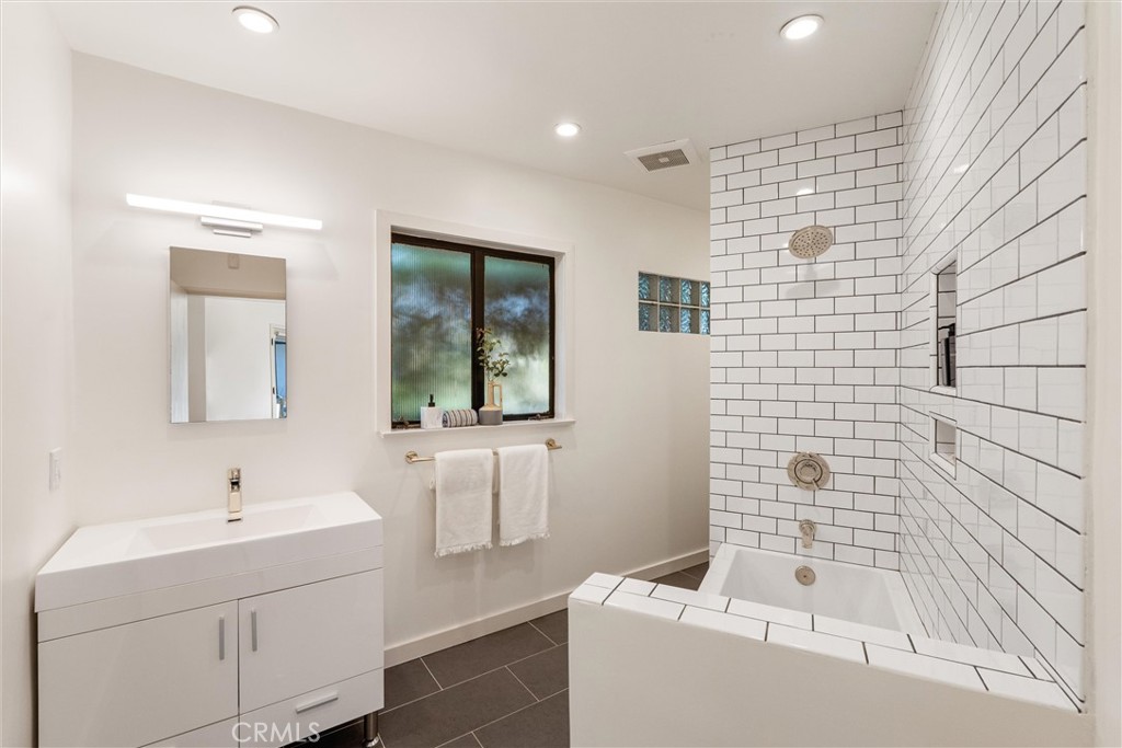 733 Hunter Drive