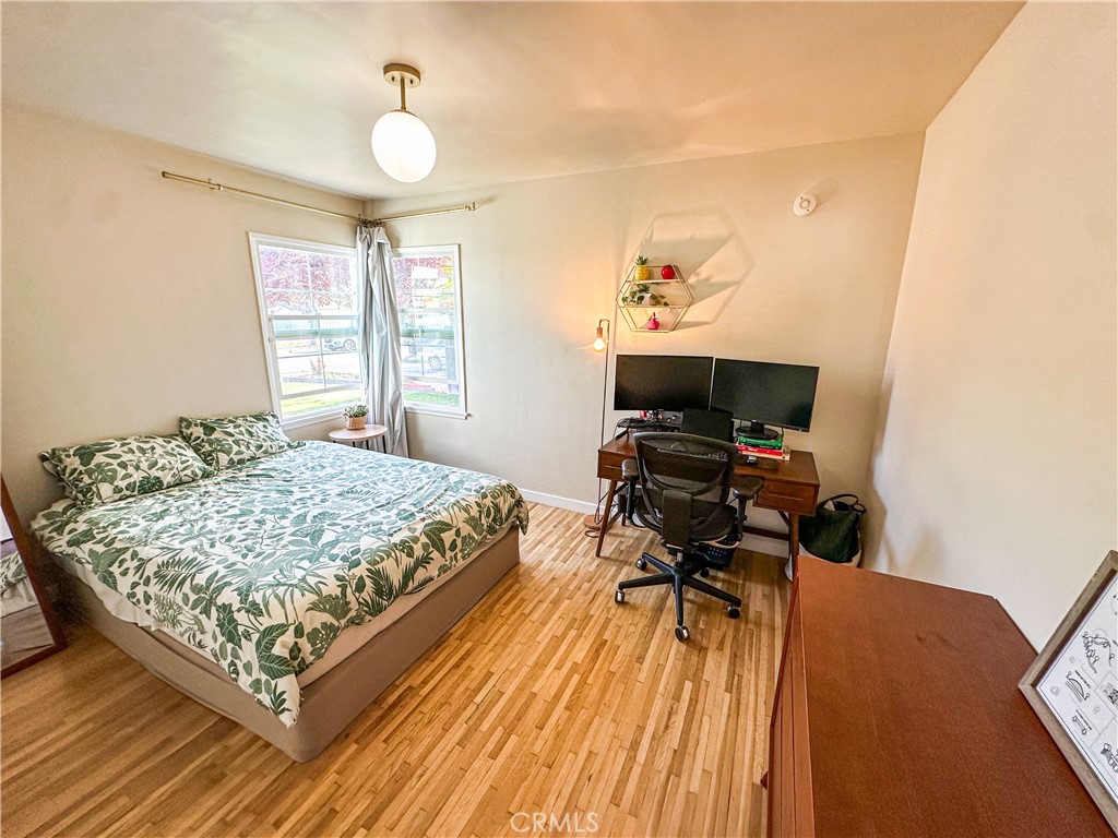 3703 W 225th