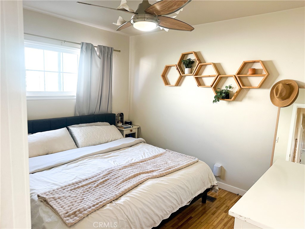 3703 W 225th