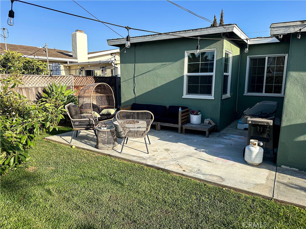 3703 W 225th