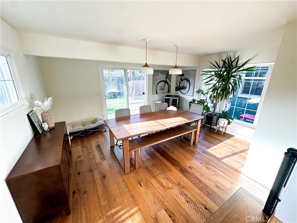 3703 W 225th