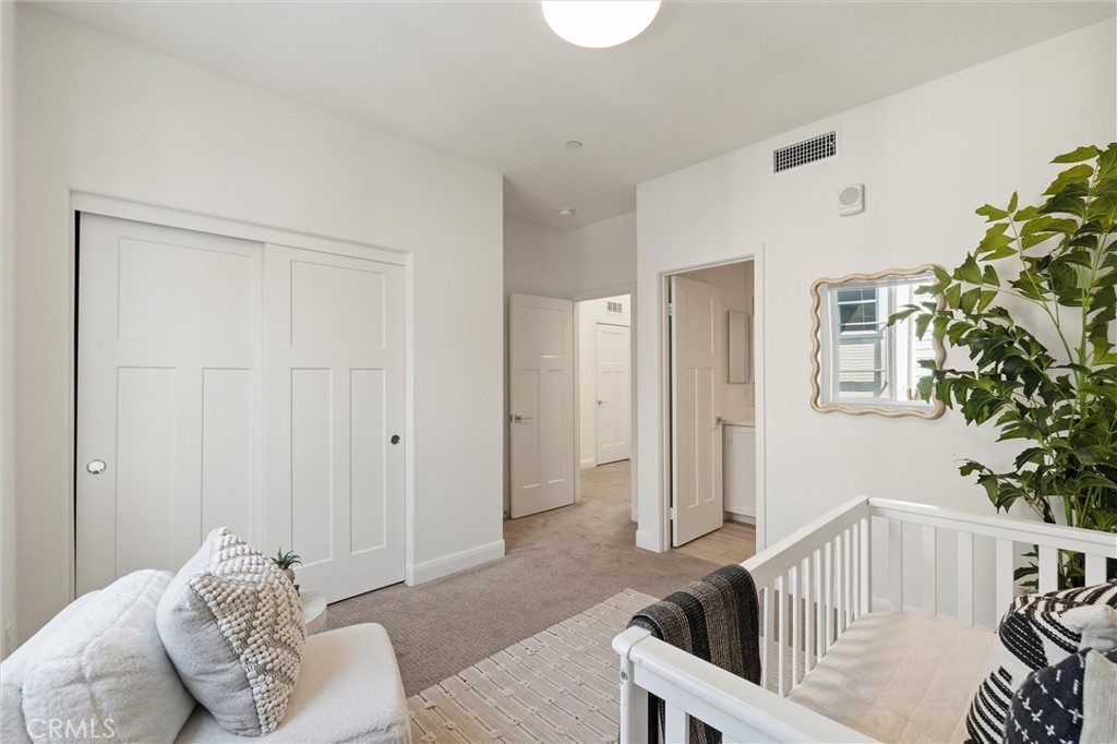 542 E Imperial Avenue