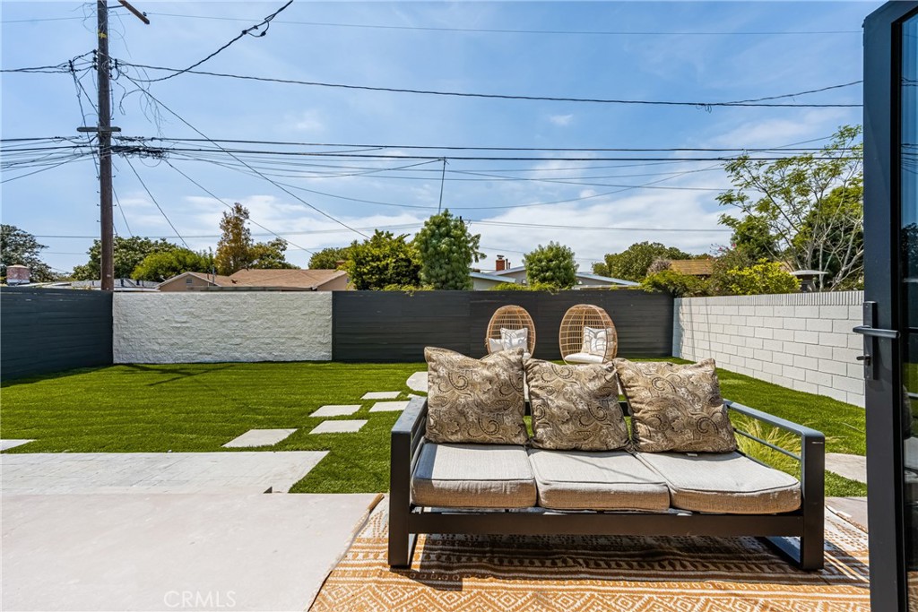 3323 Fanwood Avenue