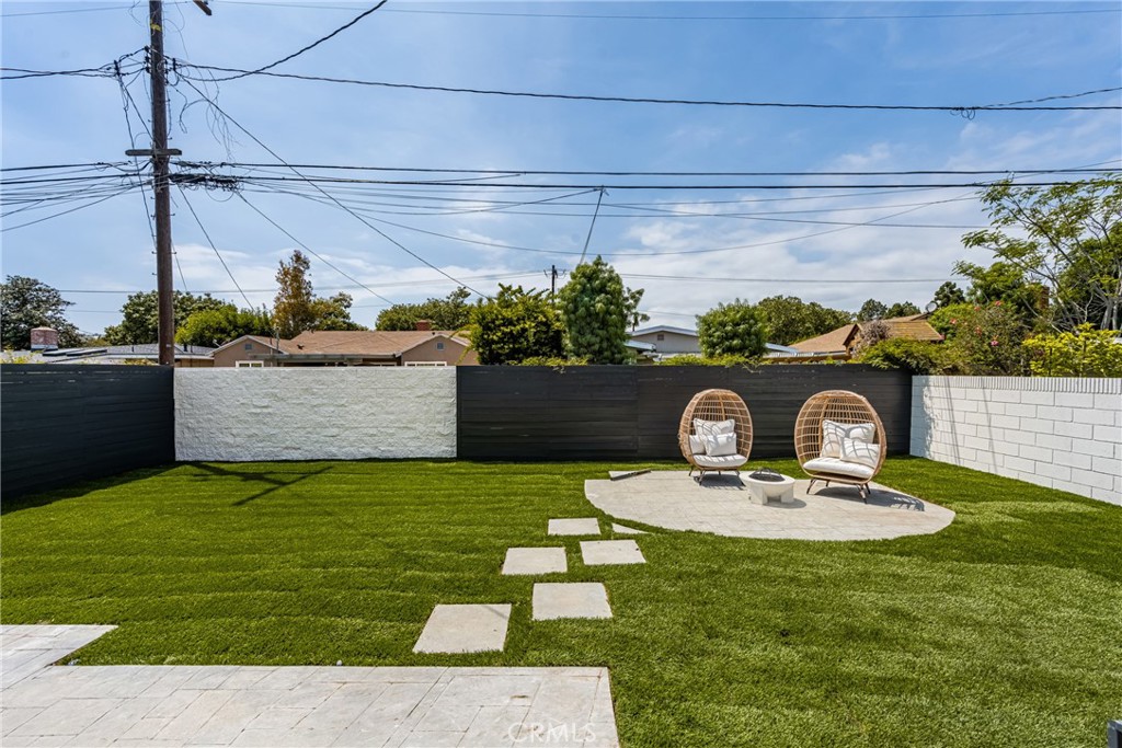 3323 Fanwood Avenue