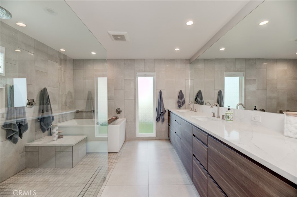 5527 Shoreview Drive