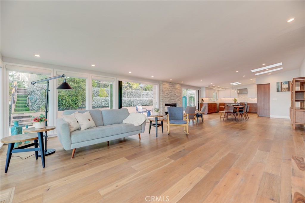 5527 Shoreview Drive