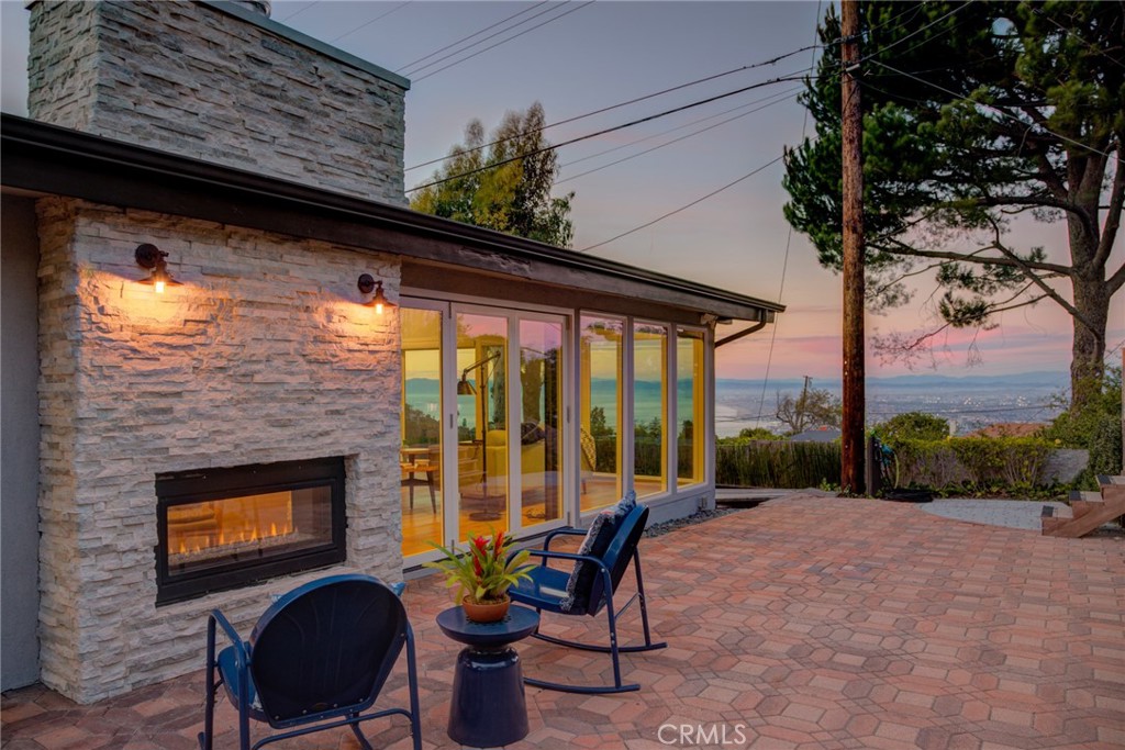 5527 Shoreview Drive