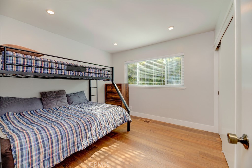5527 Shoreview Drive