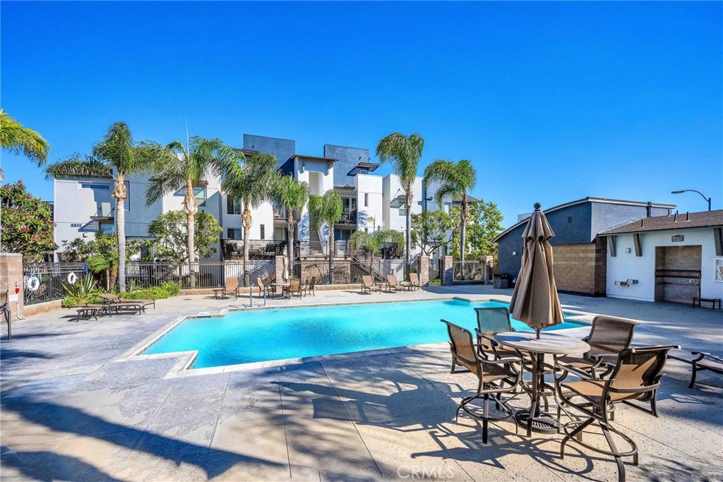 5507 W 149th Place 11