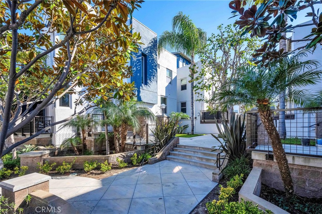 5507 W 149th Place 11