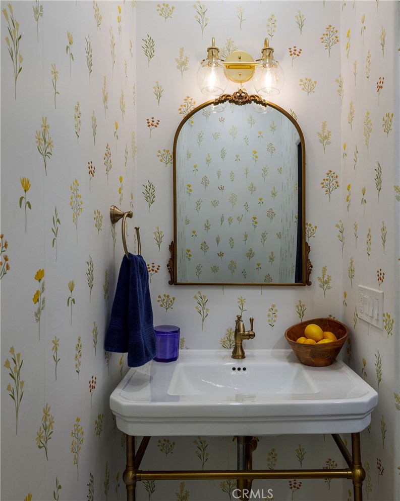 202 N Irena Avenue B