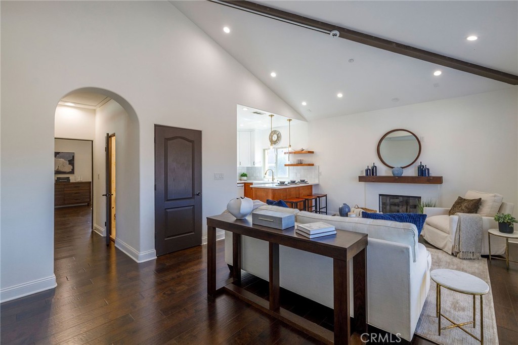 202 N Irena Avenue B