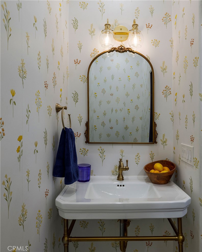 202 N Irena Avenue B