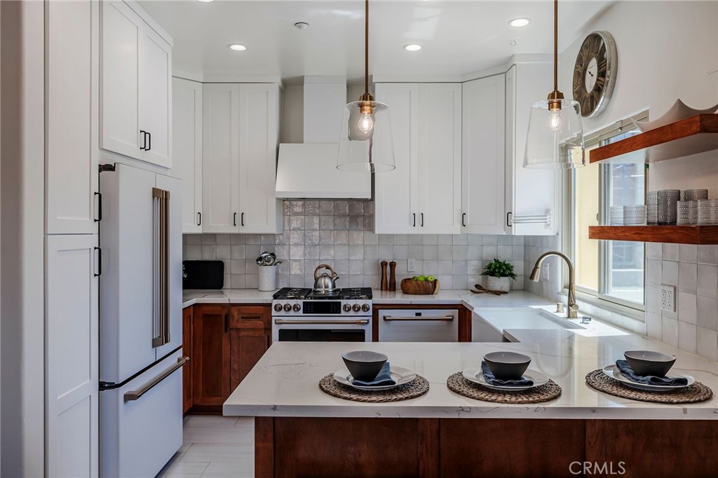 202 N Irena Avenue B