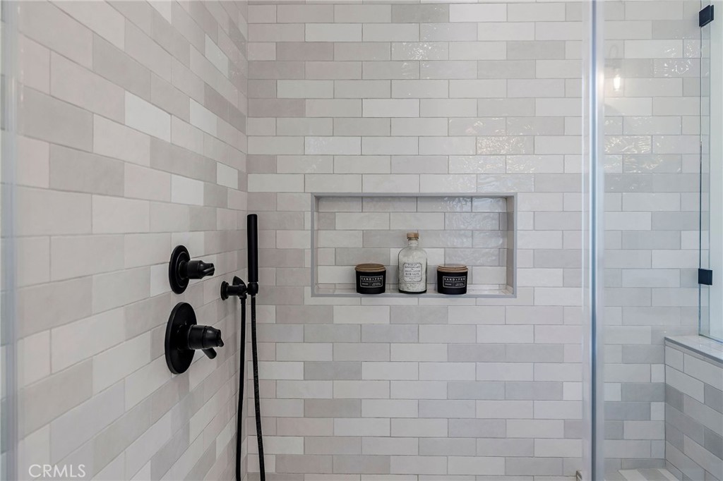 202 N Irena Avenue B