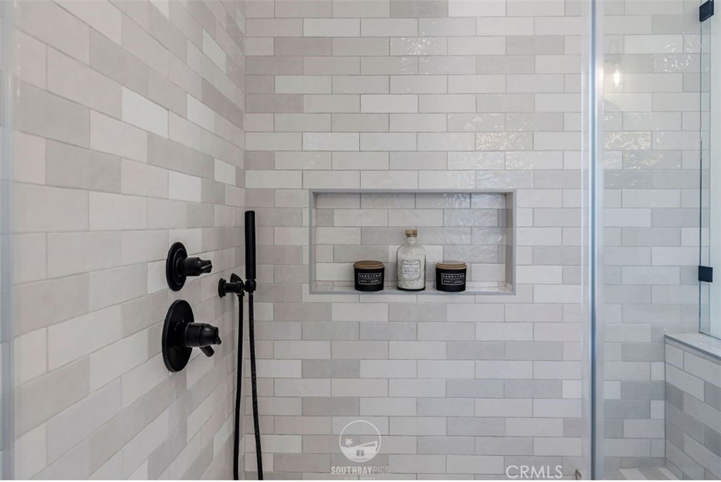 202 N Irena Avenue B