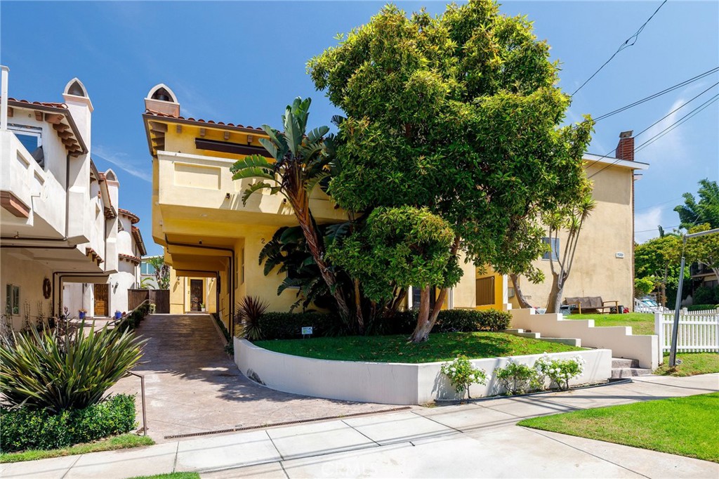 202 N Irena Avenue B