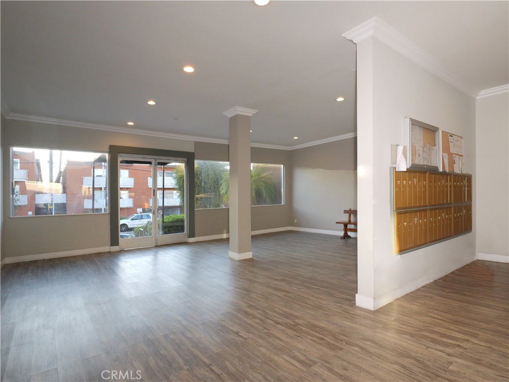 23930 Los Codona 220