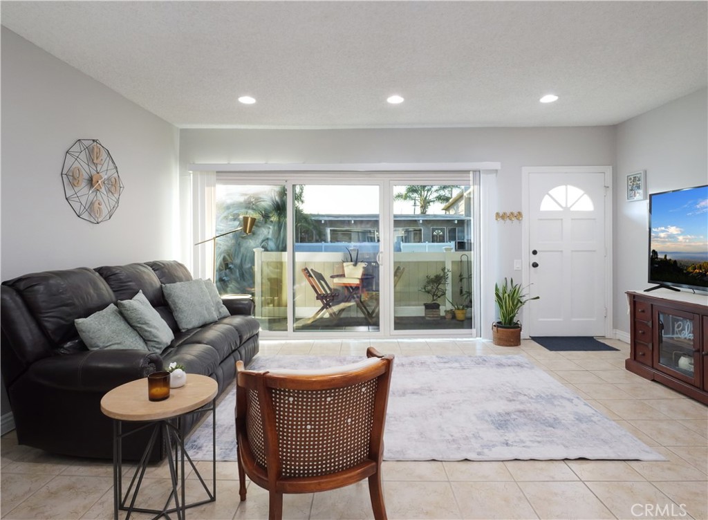 23930 Los Codona 220