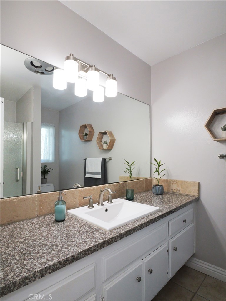 23930 Los Codona 220