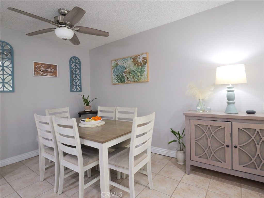 23930 Los Codona 220