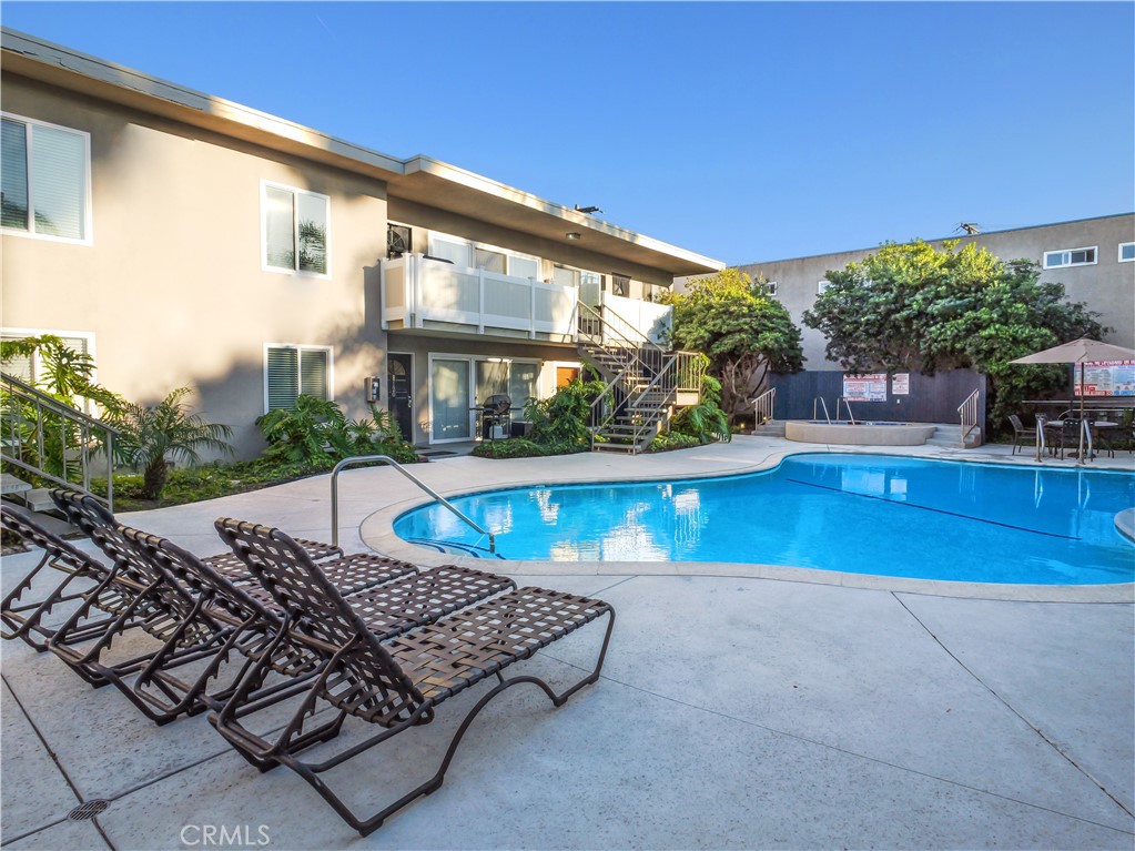 23930 Los Codona 220