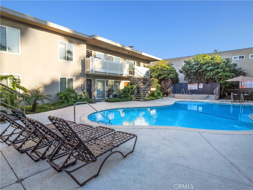 23930 Los Codona 220