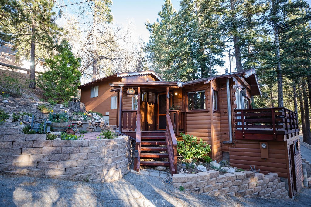 33201 Lakeside Drive