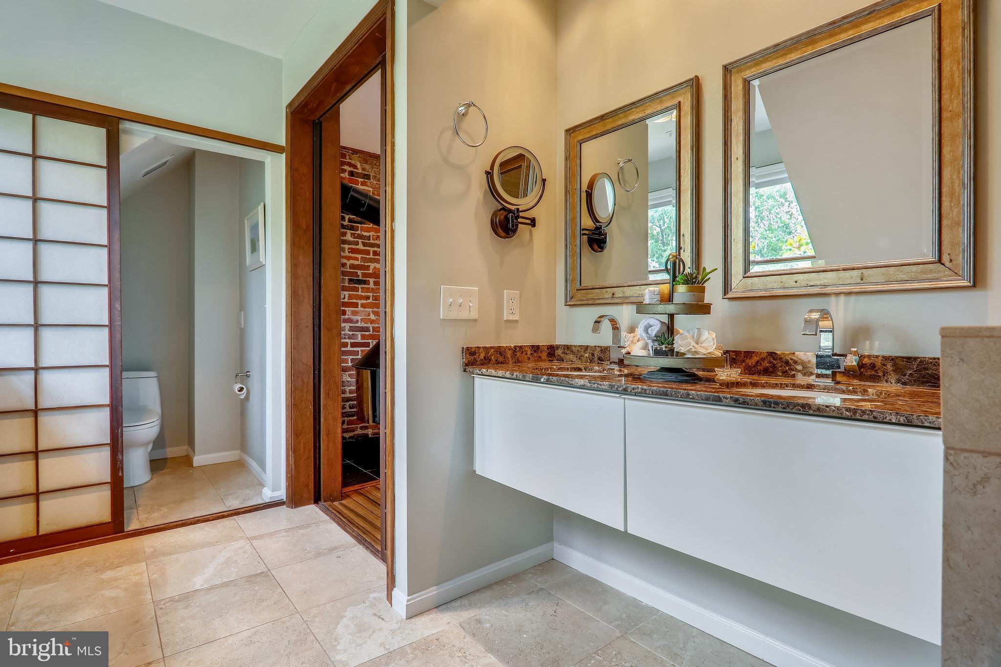 1301 NW Rhode Island AVENUE NW Unit: 4