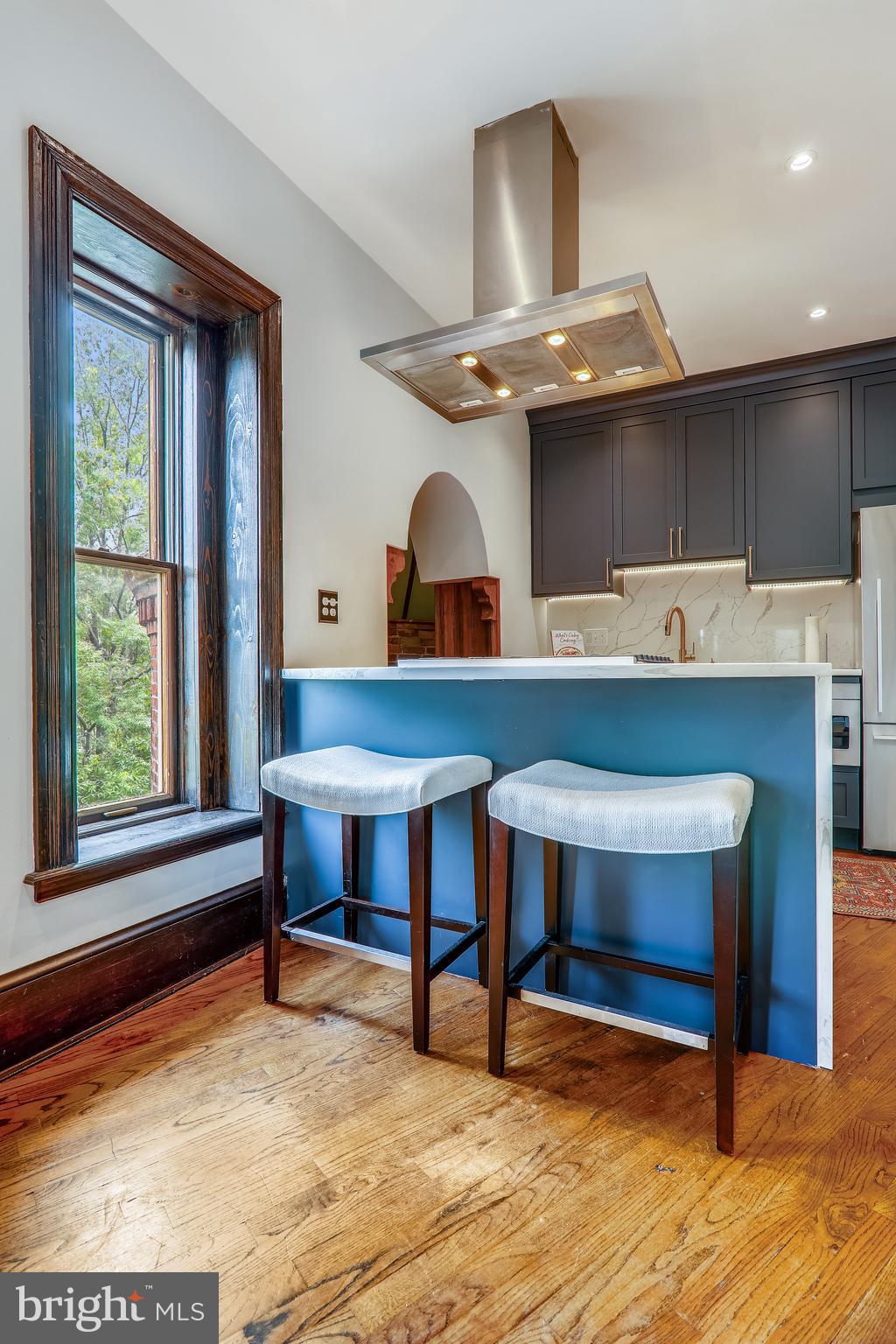 1301 NW Rhode Island AVENUE NW Unit: 4