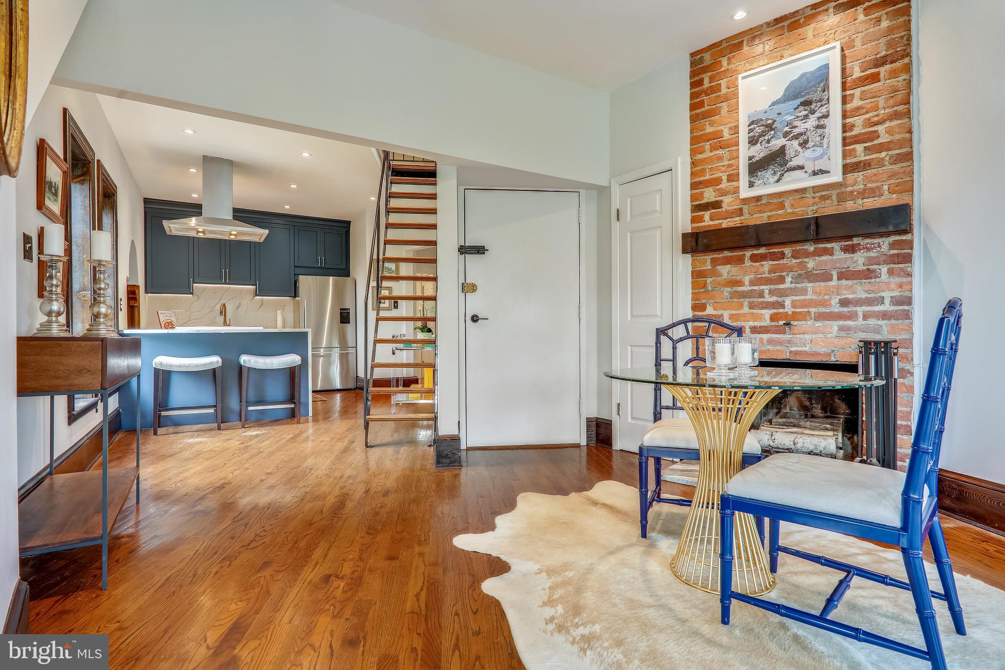 1301 NW Rhode Island AVENUE NW Unit: 4