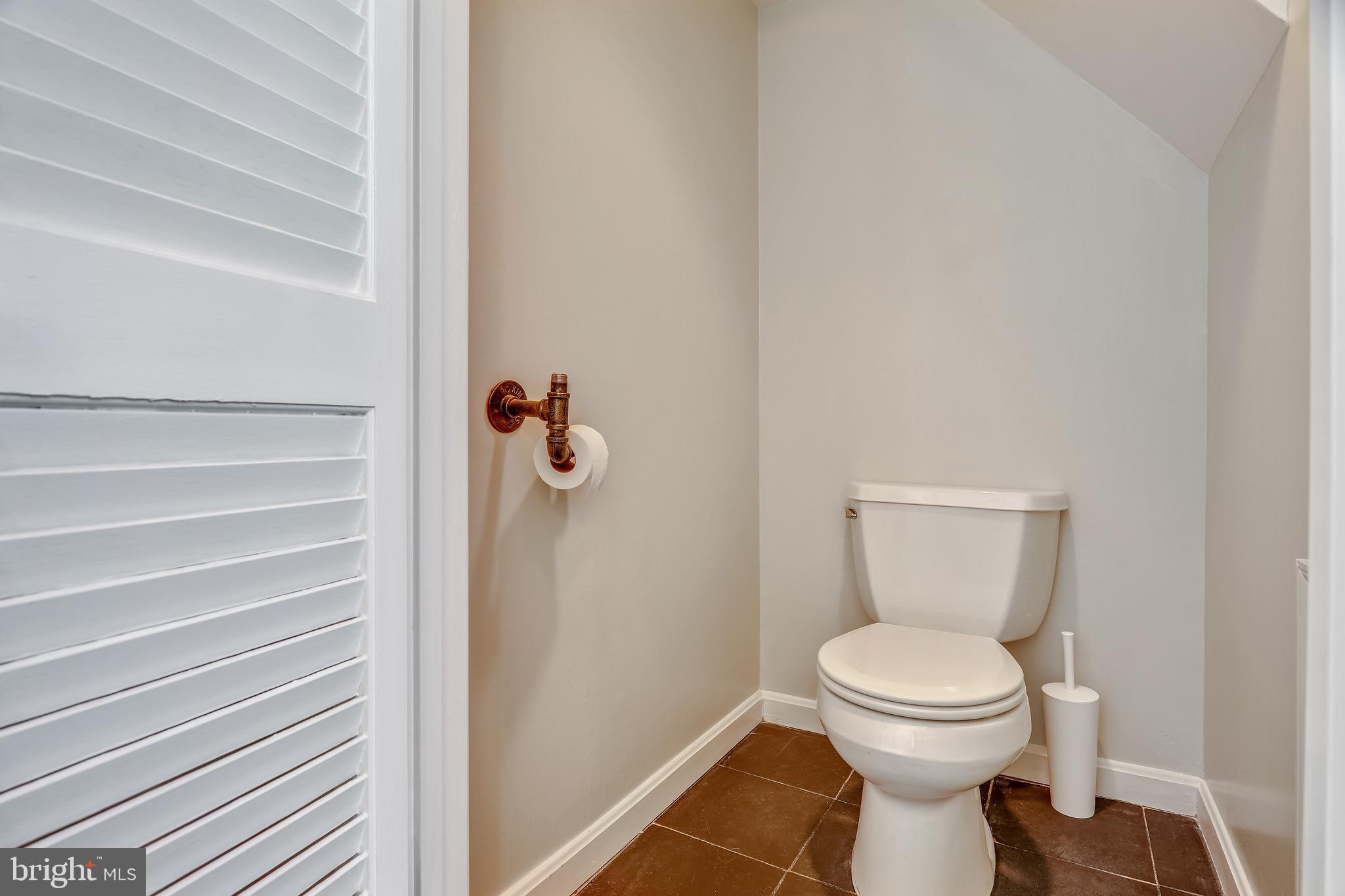 1301 NW Rhode Island AVENUE NW Unit: 4