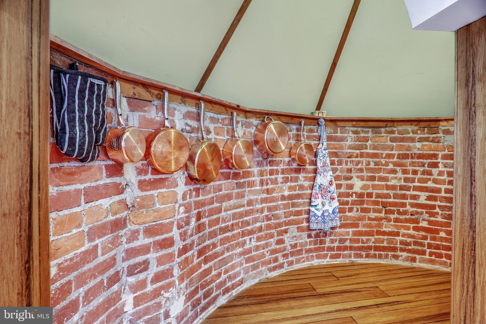 1301 NW Rhode Island AVENUE NW Unit: 4