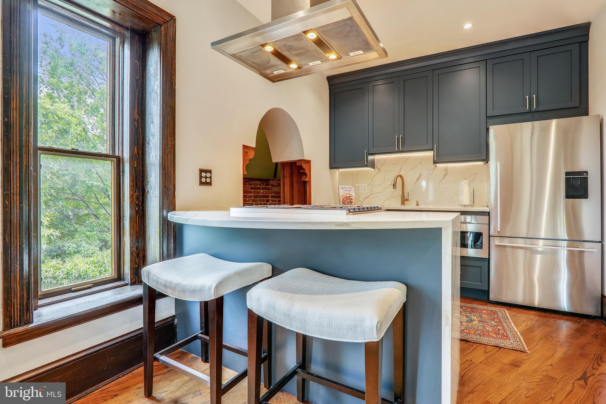 1301 NW Rhode Island AVENUE NW Unit: 4