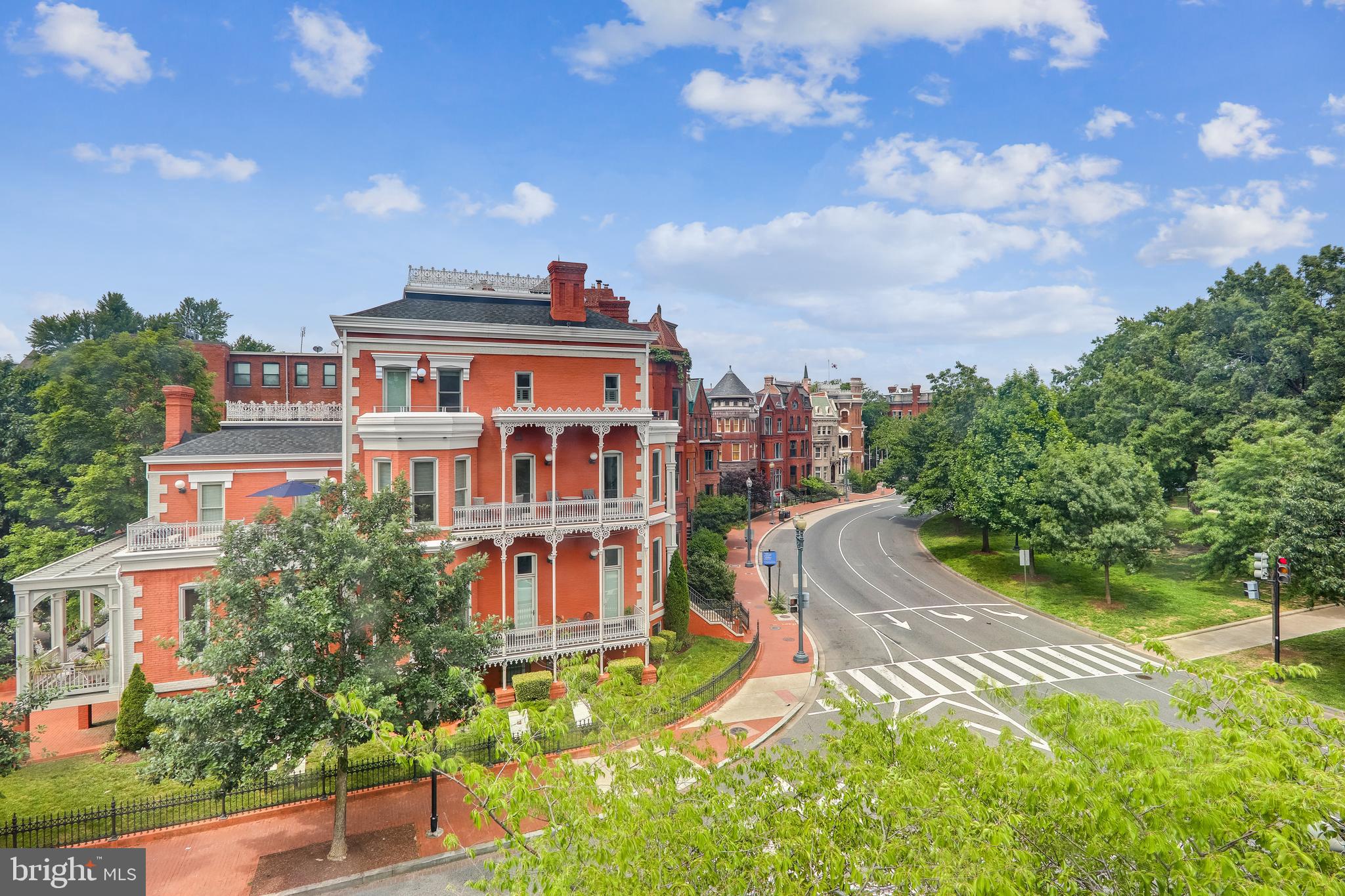 1301 NW Rhode Island AVENUE NW Unit: 4