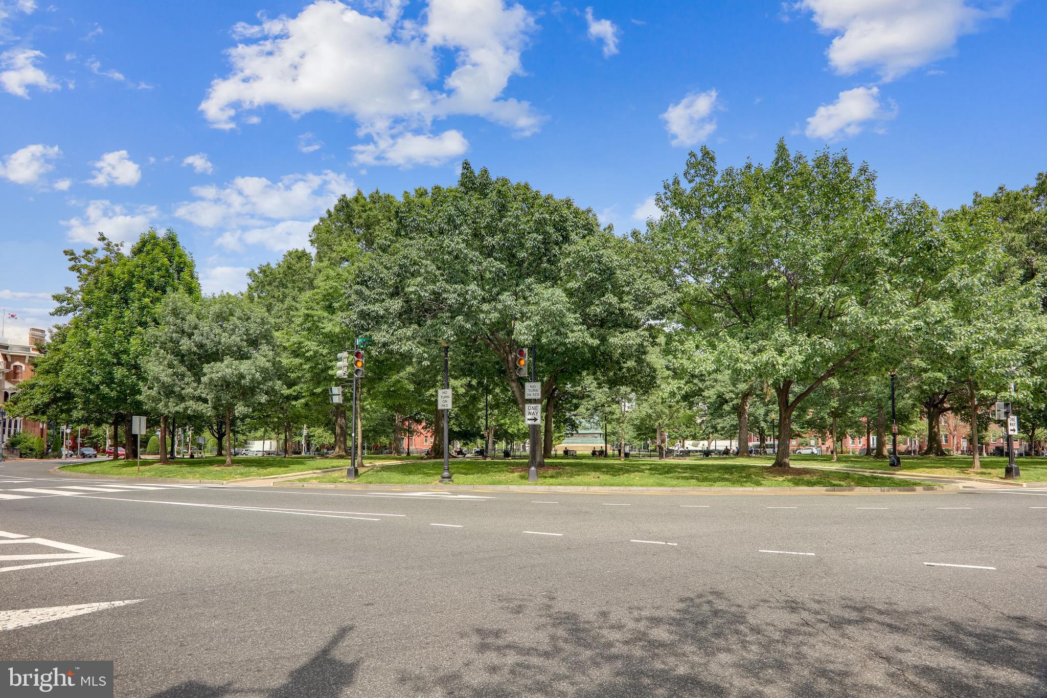 1301 NW Rhode Island AVENUE NW Unit: 4