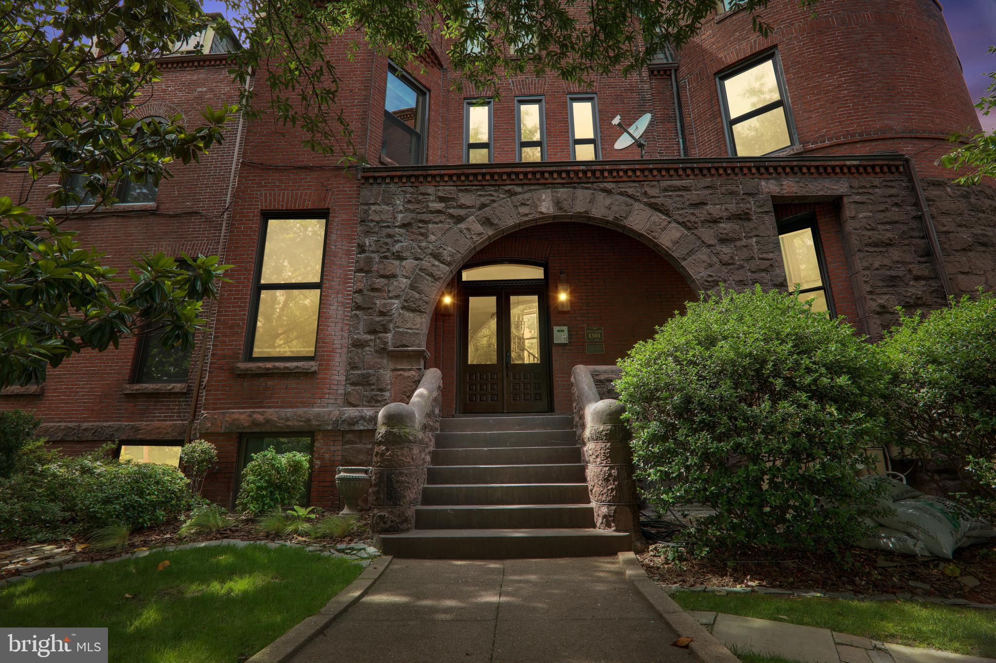 1301 NW Rhode Island AVENUE NW Unit: 4