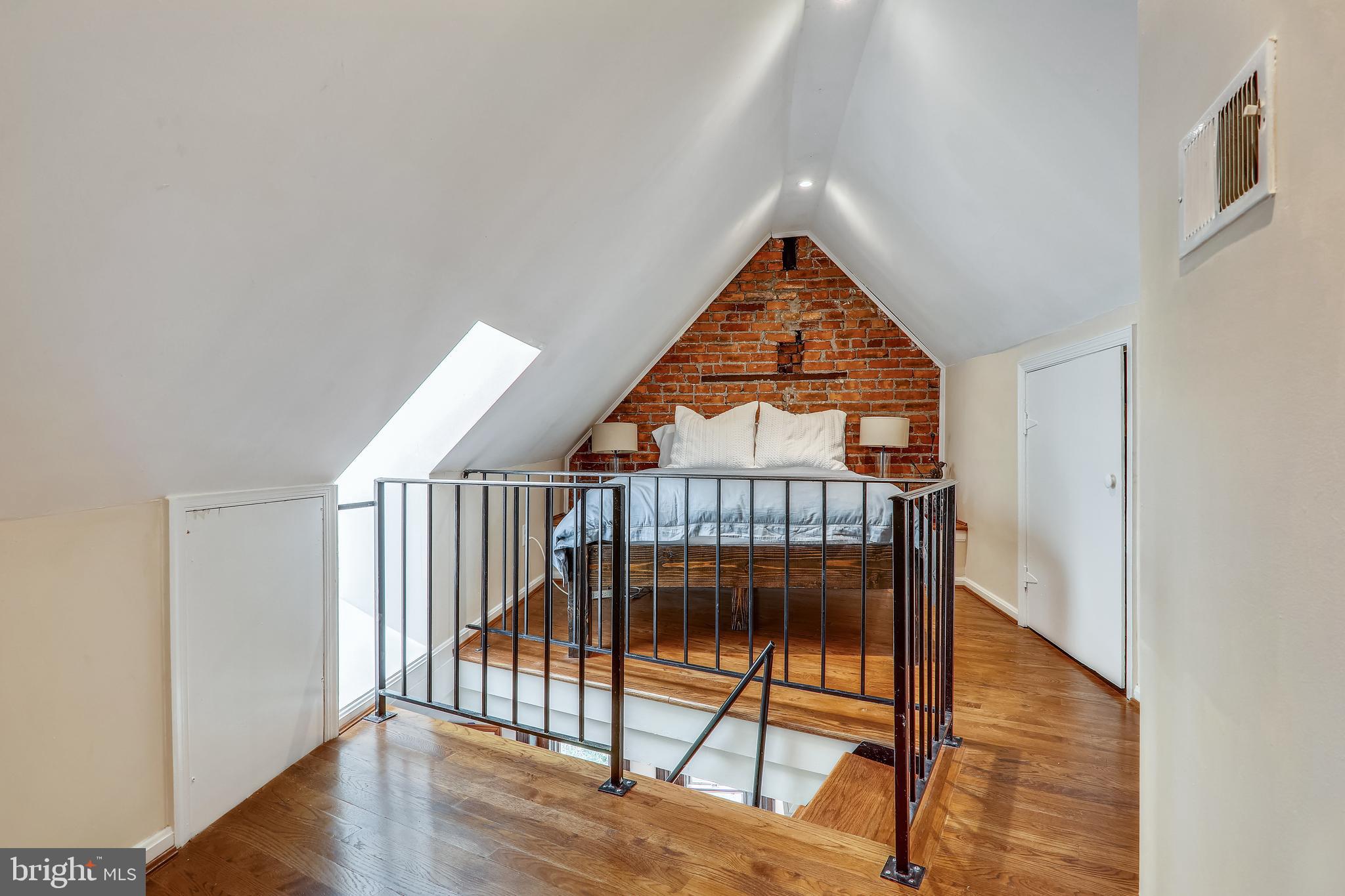 1301 NW Rhode Island AVENUE NW Unit: 4