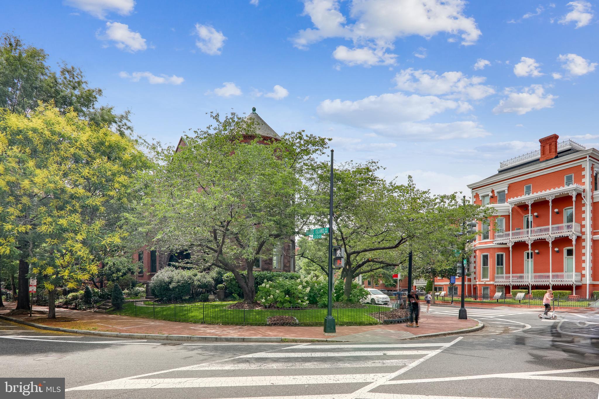 1301 NW Rhode Island AVENUE NW Unit: 4