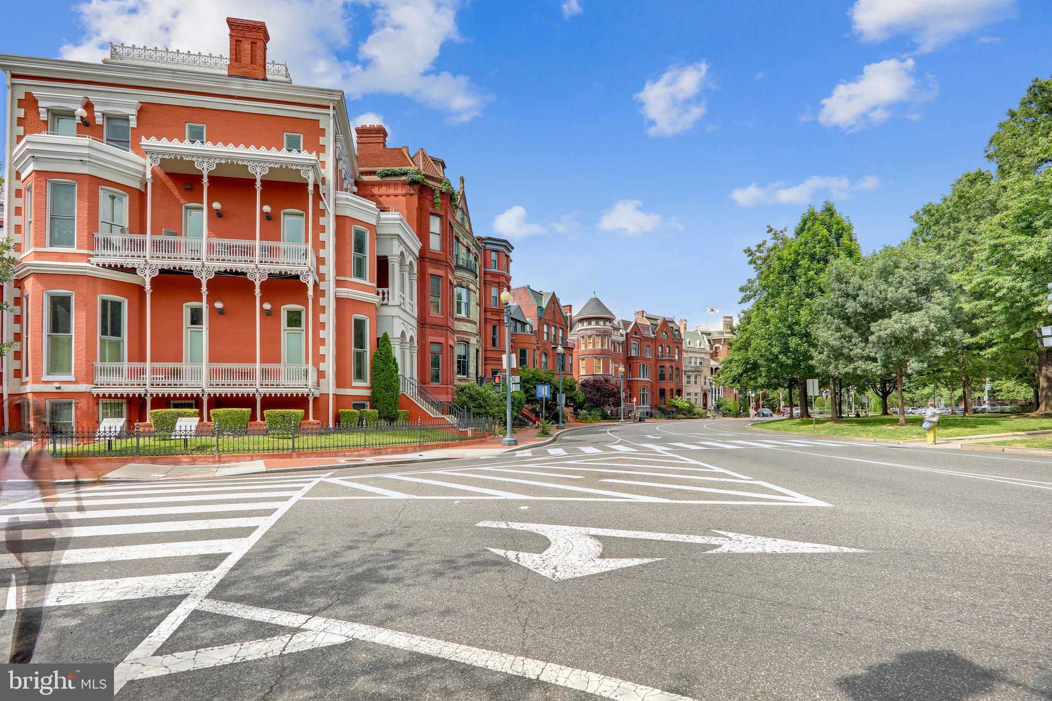 1301 NW Rhode Island AVENUE NW Unit: 4