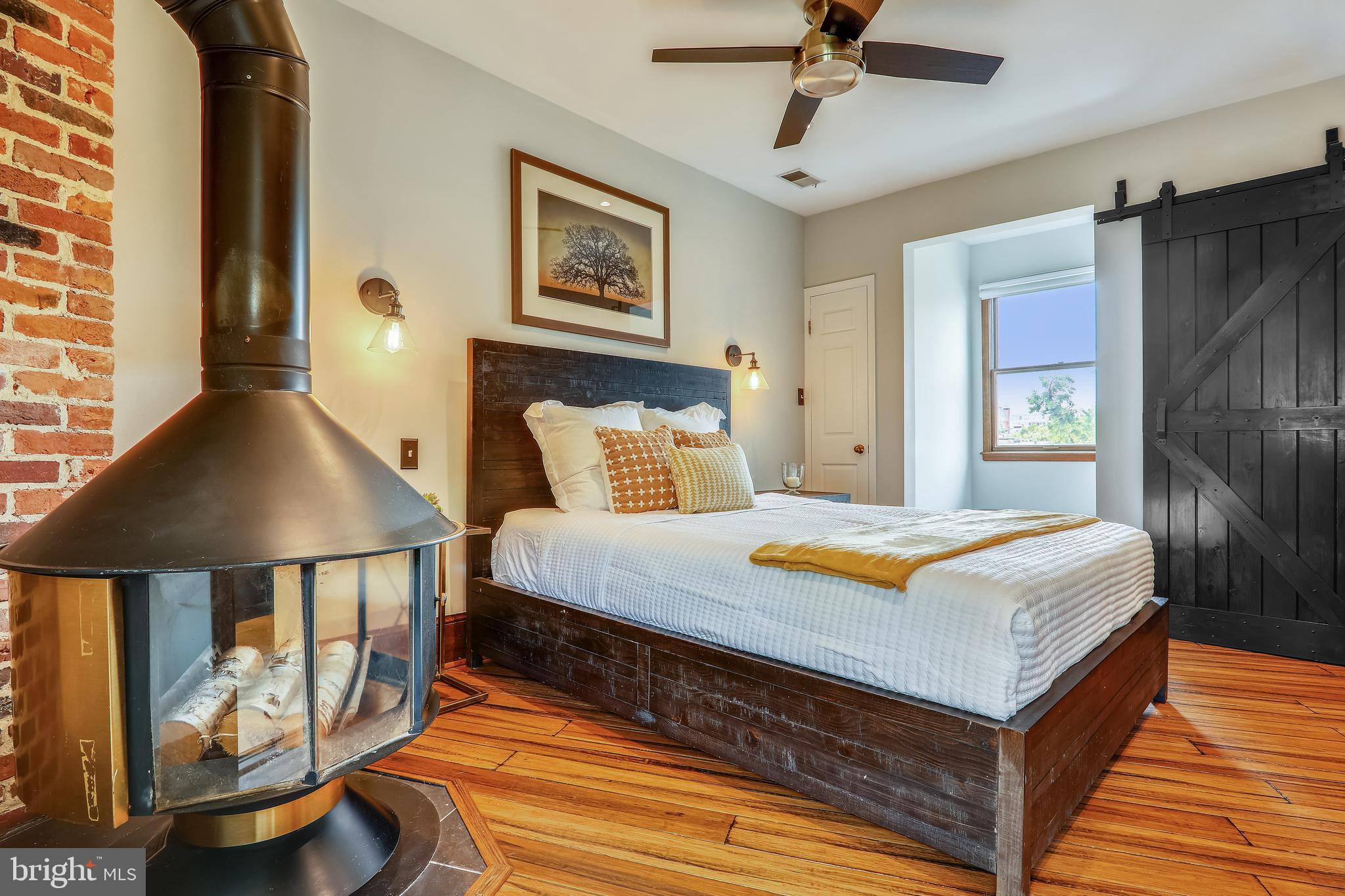 1301 NW Rhode Island AVENUE NW Unit: 4