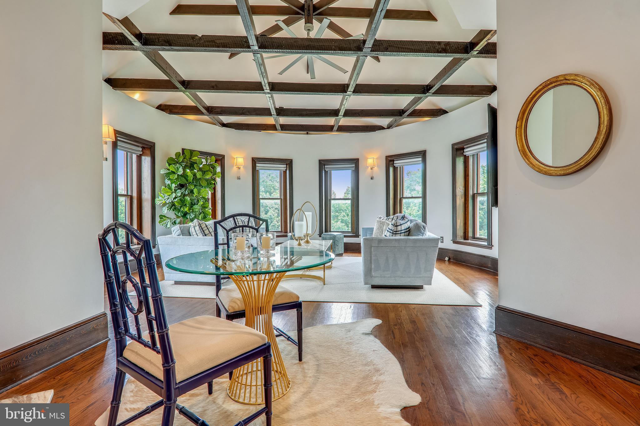 1301 NW Rhode Island AVENUE NW Unit: 4