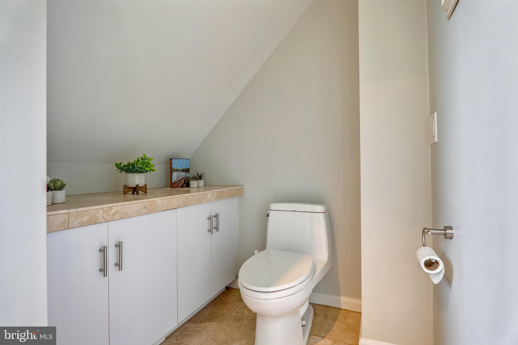 1301 NW Rhode Island AVENUE NW Unit: 4