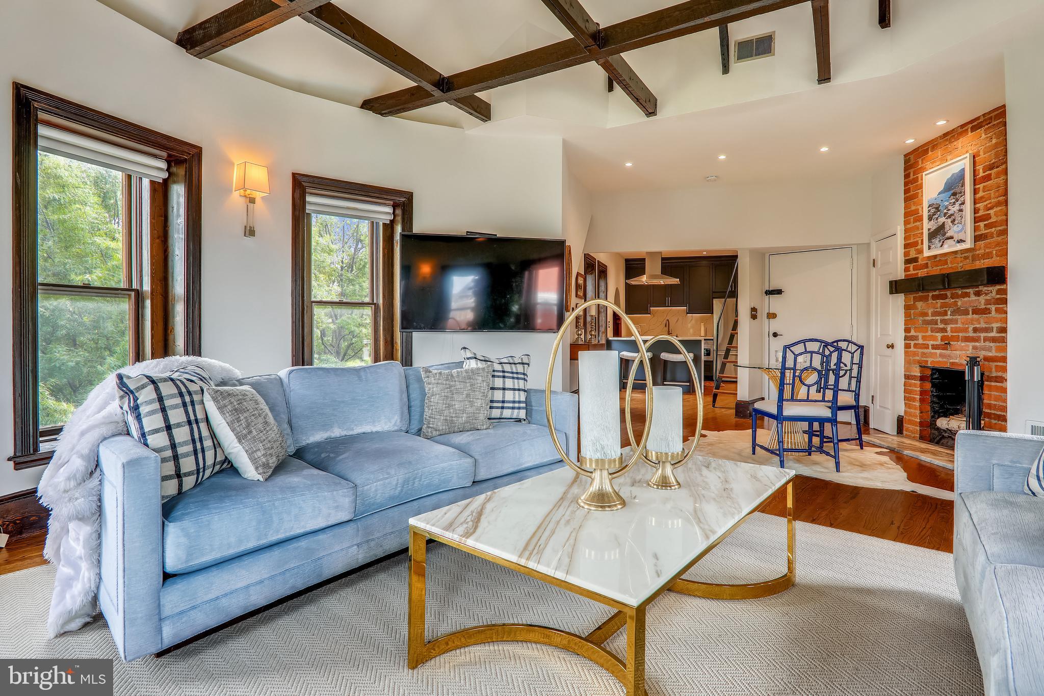 1301 NW Rhode Island AVENUE NW Unit: 4