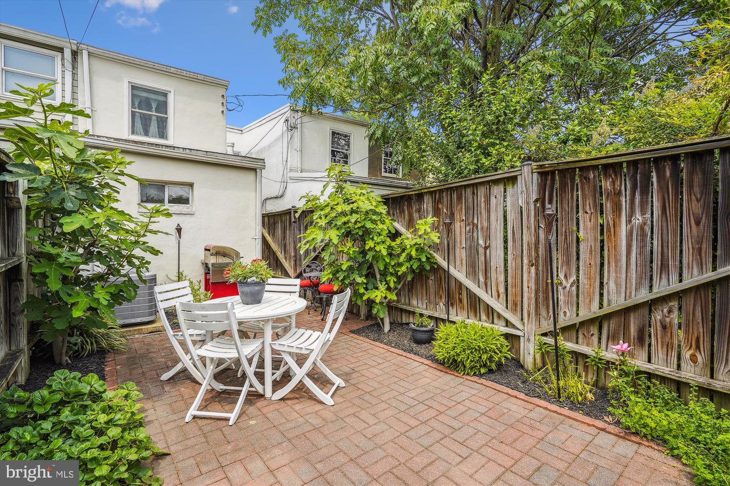 908 PENDLETON STREET