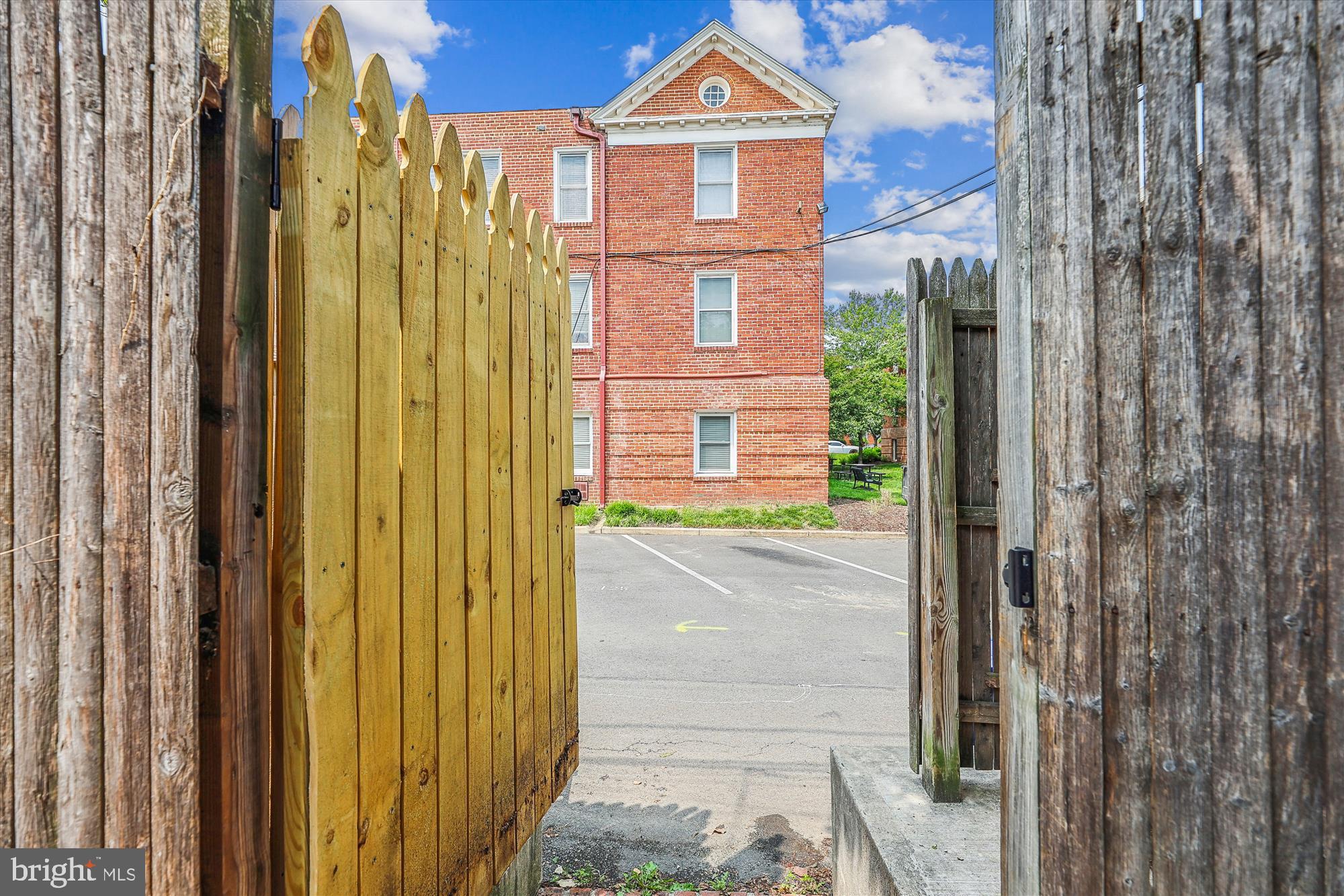 919 S SAINT ASAPH ST